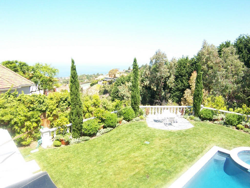 Sloped lawn to structured entertaining levels