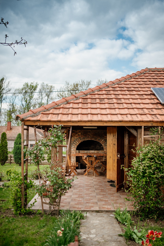 Premium landscaped garden seating space
